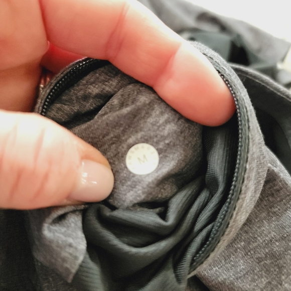 Lululemon T.H.E. Short *Linerless 9" M - Picture 9 of 9